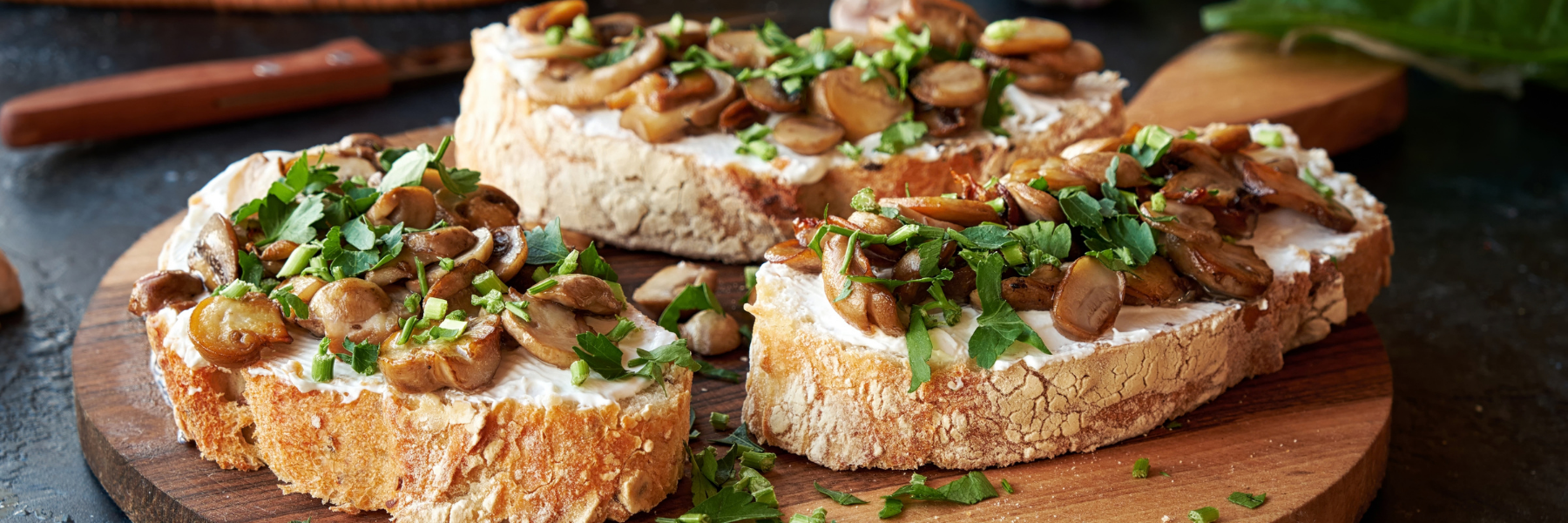 https://www.pilzbrut.de/bilder/news/101/seitling-ricotta-bruschetta_preview.png