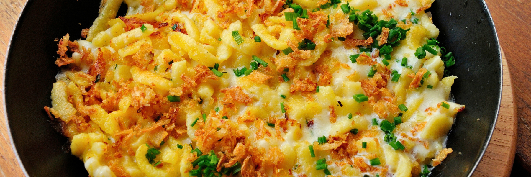 https://www.pilzbrut.de/bilder/news/96/pilz-kaesespaetzle-roestzwiebel_preview.png
