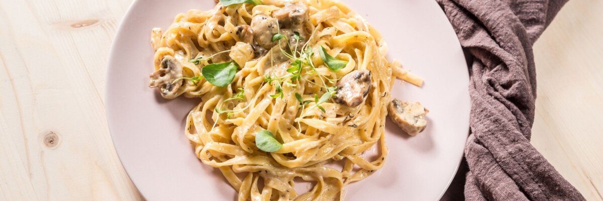 Champignon-Rahmsauce mit Pasta - Champignon-Rahmsauce für Pasta zubereiten
