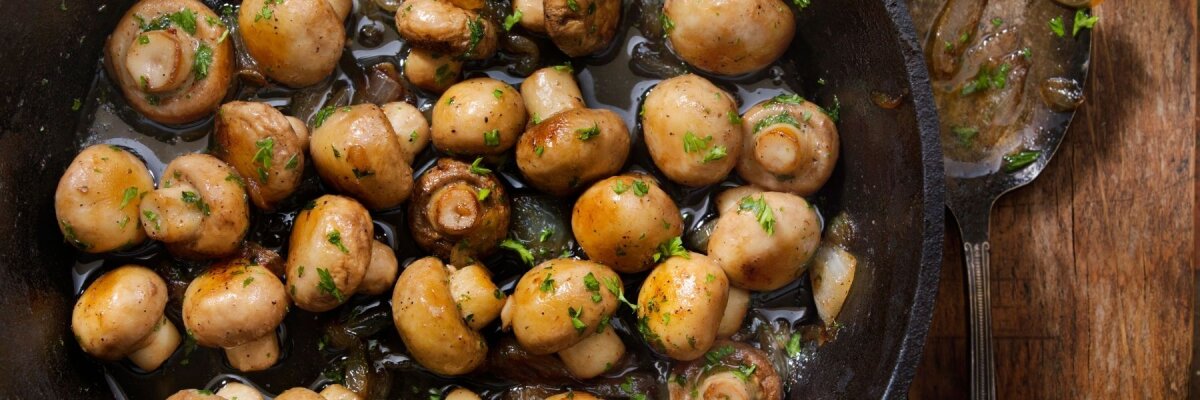 Champignonpfanne mit Knoblauch und Petersilie - Unwiderstehlich leckere Champignonpfanne mit Knoblauch