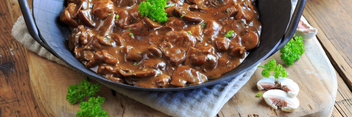 Pilzgulasch mit Braunkappen - Würziges Pilzgulasch mit Braunkappen - Rezept