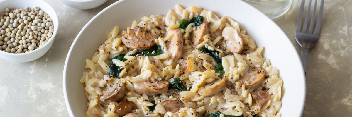 Cremige One-Pot-Orzo mit Pioppino & Babyspinat - One-Pot-Orzo mit Pioppino Rezept