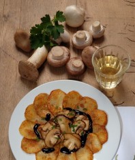 Kartoffelcarpaccio mit Pilzen und feinem Olivenöl